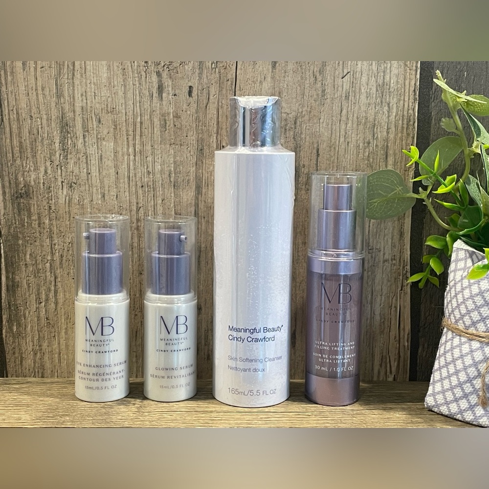 Meaningful beauty by Cindy Crawford lot